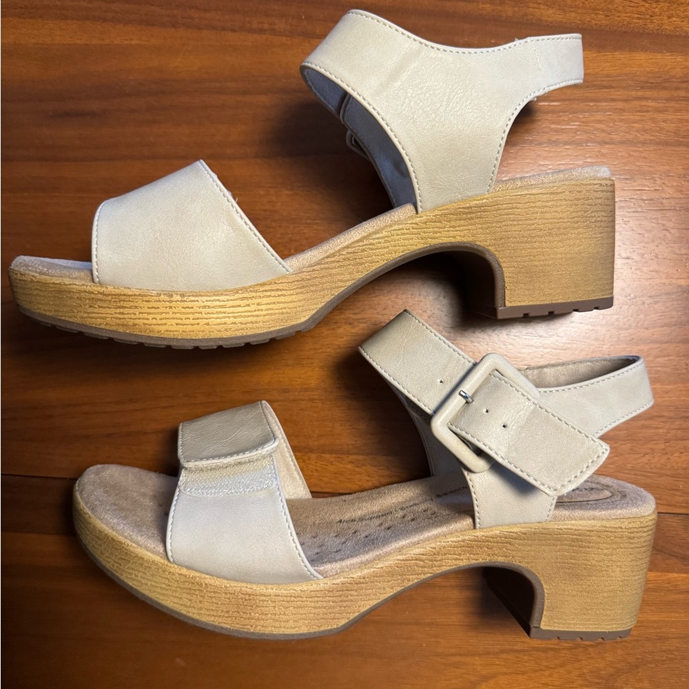 NEW Women’s comfort heels, beige, 8W